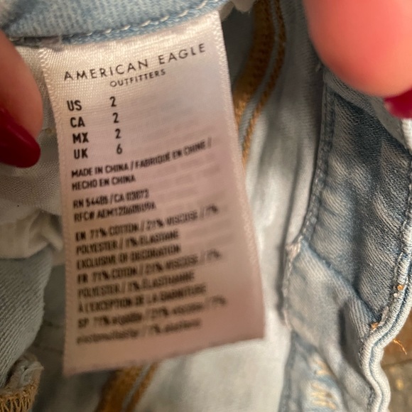 Women’s American Eagle size 2 jean shorts - Picture 3 of 4